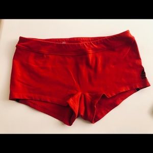 Reebok crossfit chase booty short.